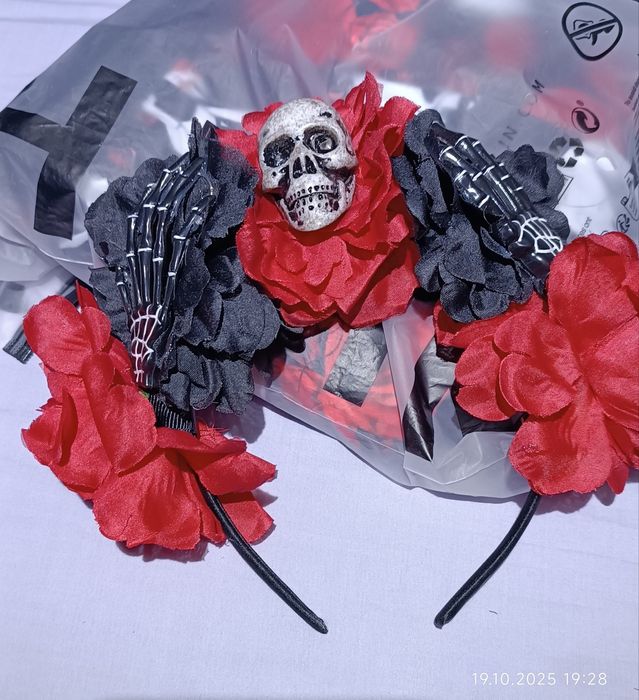 Vând costum dama Halloween Santa Muerte, masca Halloween, bal mascat