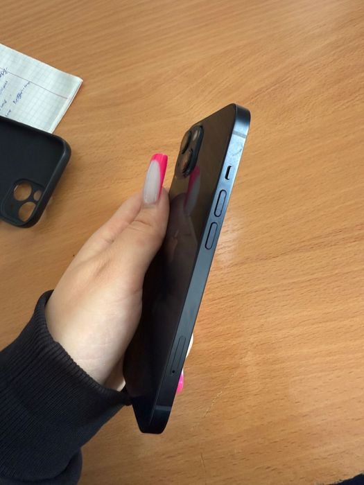 Продам 13 айфон