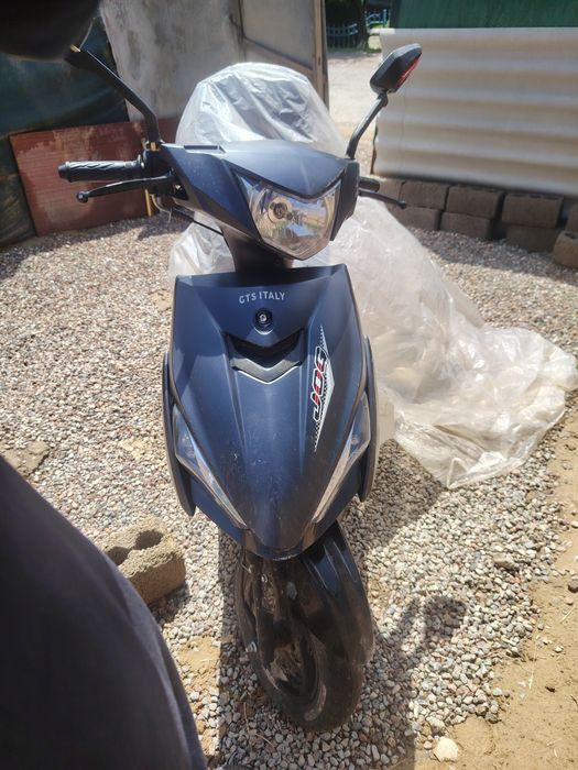 Skuter Gts Italy