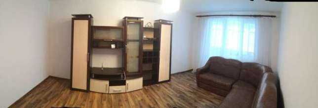 Mobila Sufragerie / Vitrina / Biblioteca şi Canapea