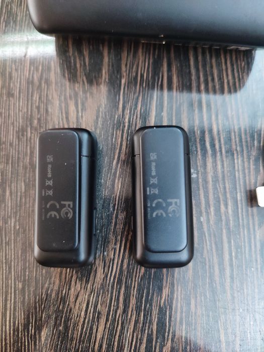 Без проводной микрофон, качественный  звука прёмност.