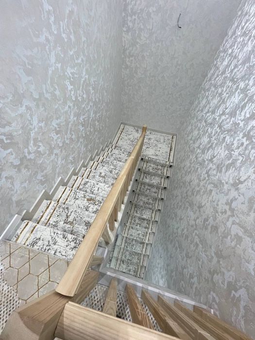 Профессиональная укладка ковролина и дорожек на лестницы в Ташкенте