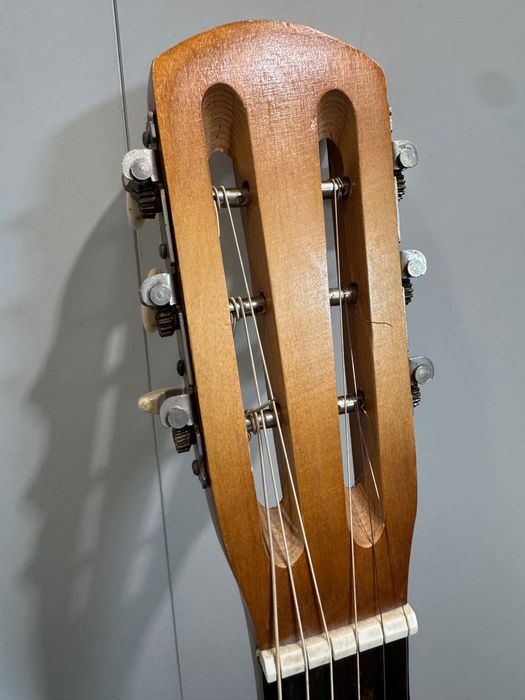 Акустическая гитара