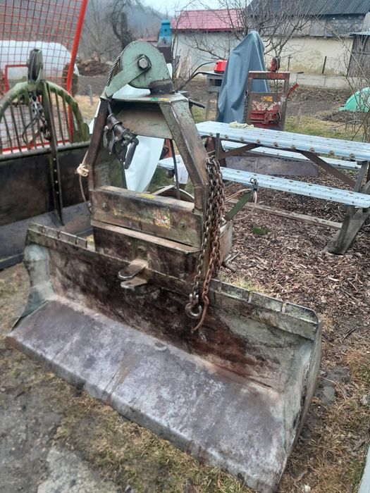 Troliu forestier tractor 3 8 tone