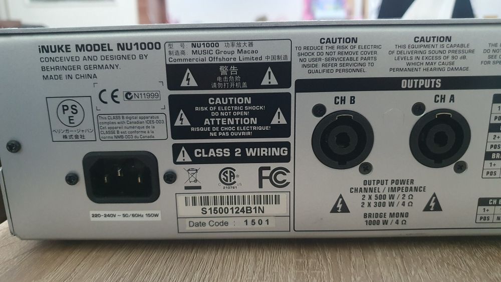 Amplificator Behringer NU1000