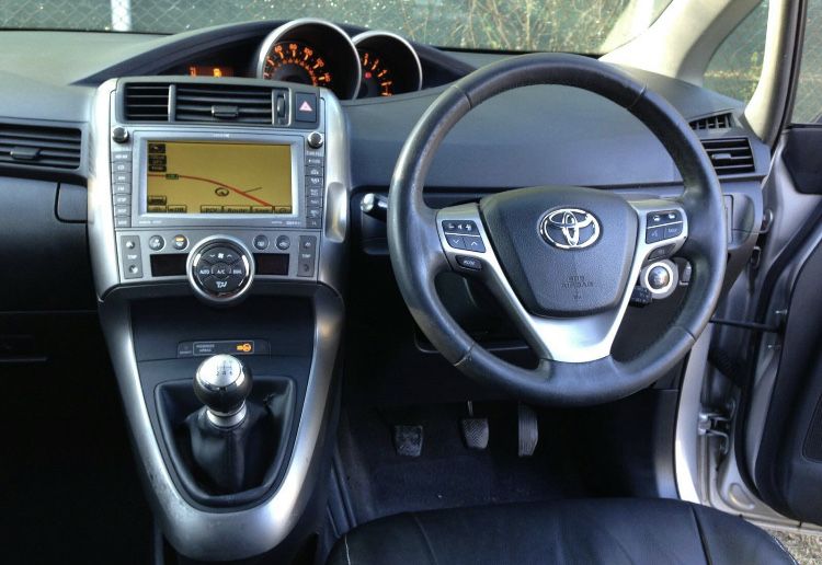 Тойота Bерсо /Toyota Verso 2.0d4d 126кс 09-12г