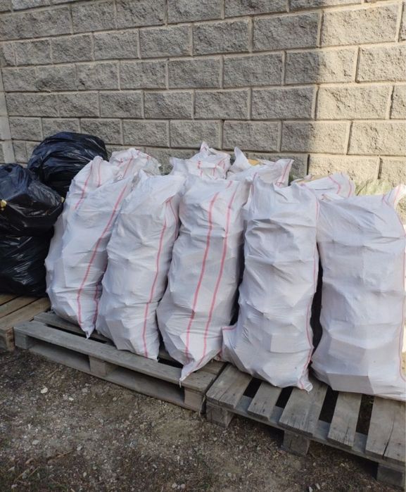 Продается дрова в мешках