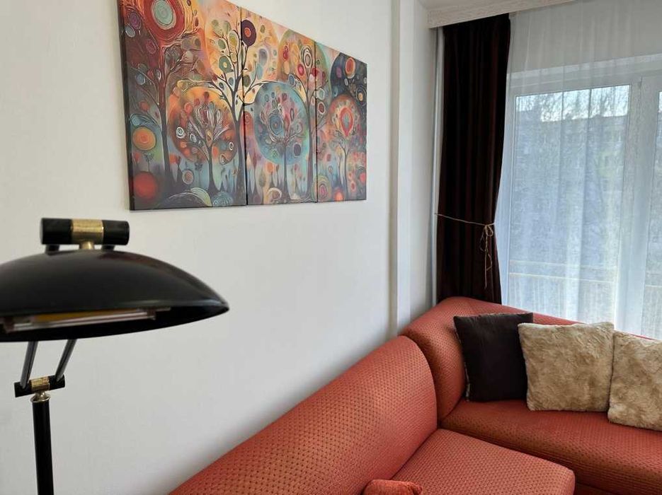 Дава се под наем Четиристаен апартамент в Варна, Център - 80 кв.м за 598.23 € - Снимка #2