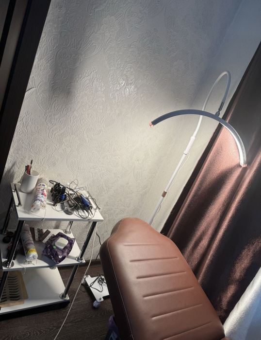 Продам кушетку, лампу, стул