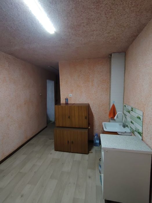 Продам пустое коммерческое помещение.