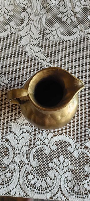 Масивна бронзова кана
