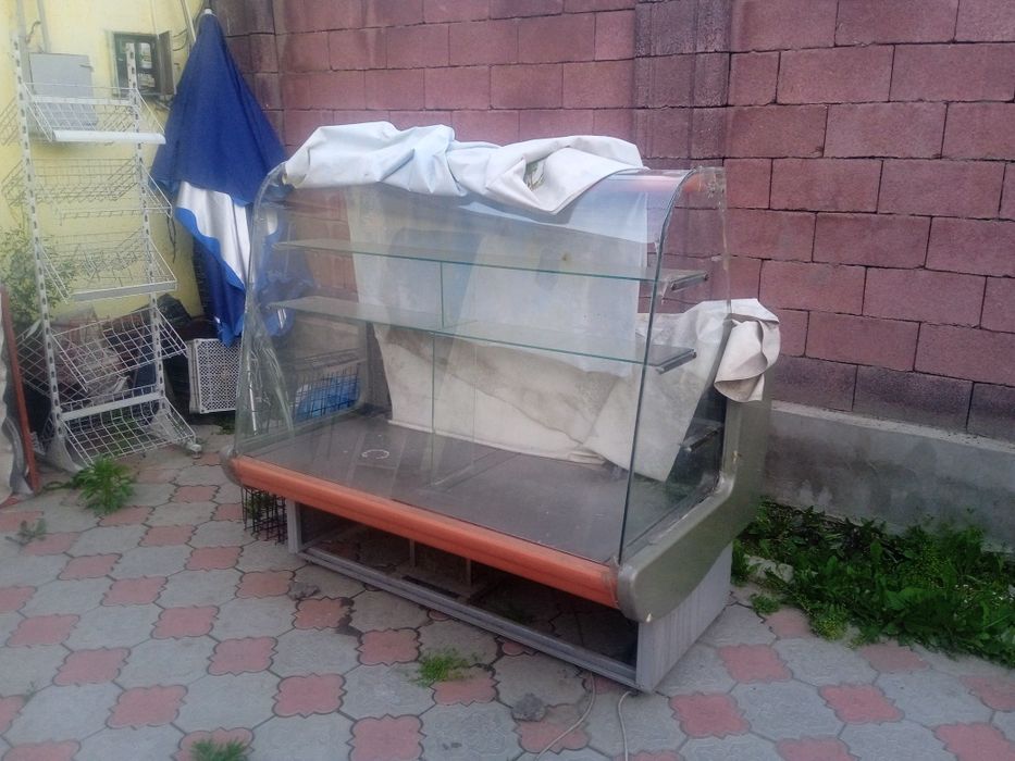 Витринные холодильники