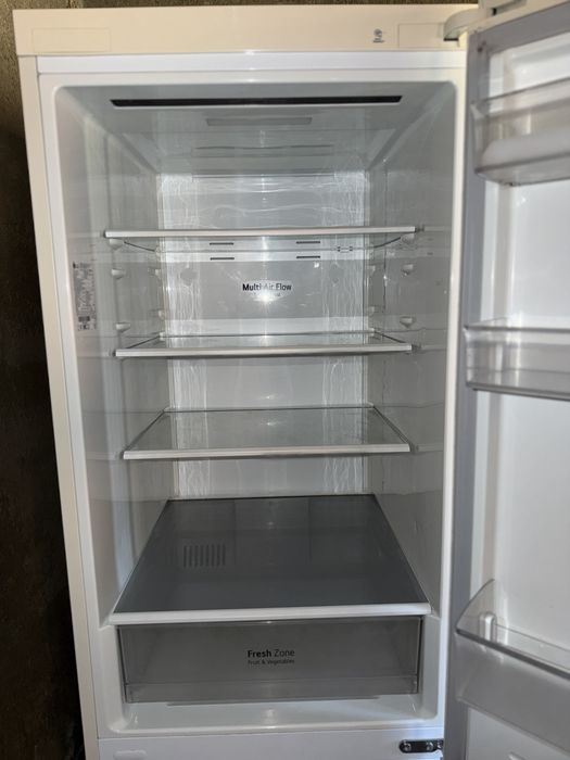 Холодильник марки LG
