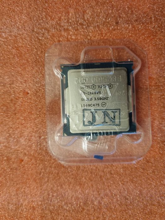 Два процесора Intel Xeon E5-2696 v3 2.30GHz, 45MB, 18 Core,FCLGA2011-3