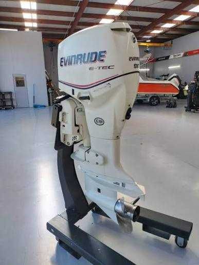 Извънбордов двигател Evinrude e-tec 90ps