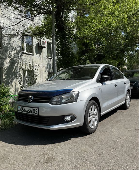 Продам машину polo 2012 год .