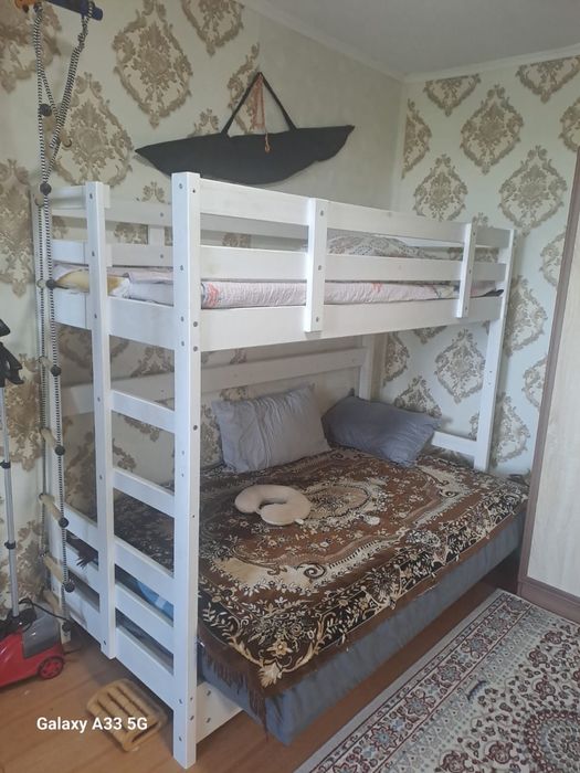 Продам ! Стол 2/5  кровать детский гарнитур детский