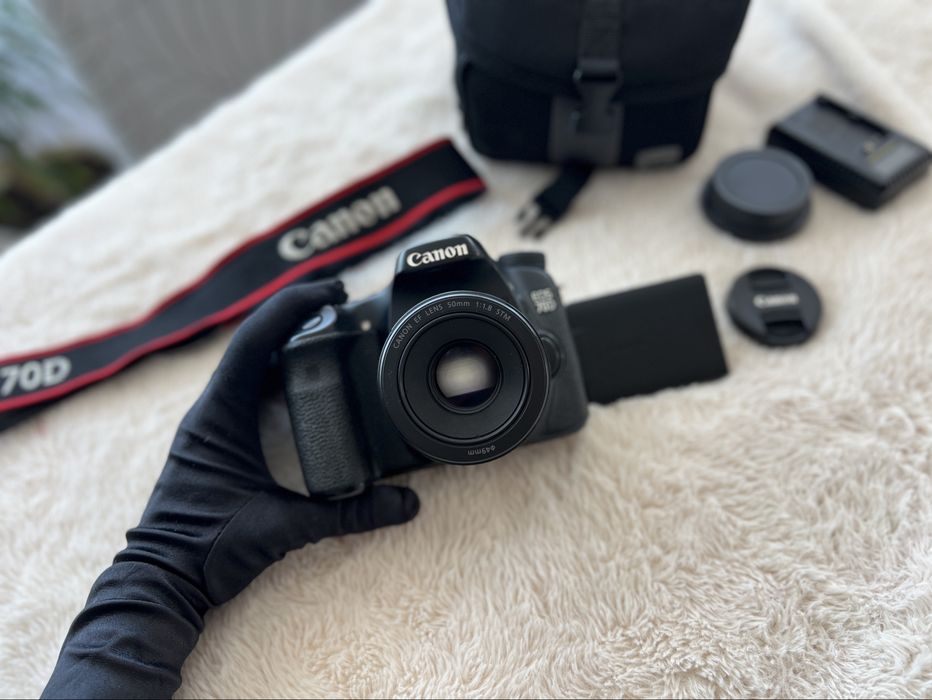Фотоапарат Canon EOS 70D с обектив EF 50mm f/1.8 STM