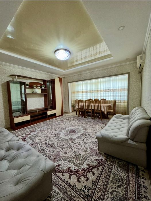 Продаётся иранский ковёр размер 4х4