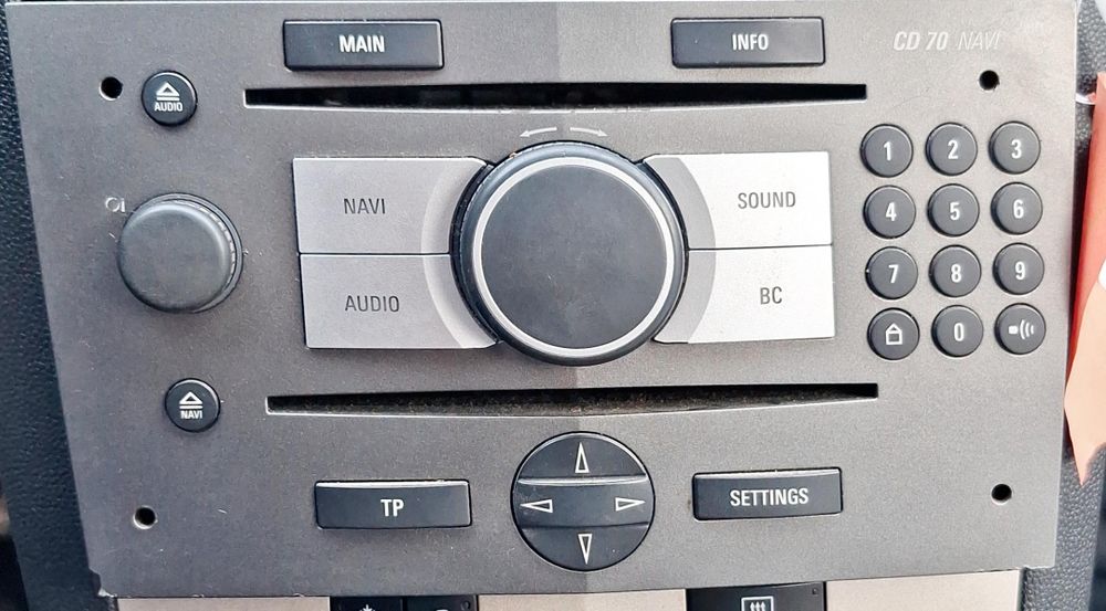 Цветен дисплей и радио Астра Х Зафира Б