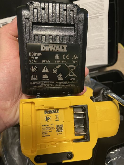 Dewalt DCN930P2-QW XR. Pistol Profesional de Batut Cuie in Lemn 90mm. Original Nou.