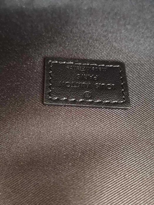 Louis Vuitton Чанта Монограм с модерен удължен дизайн