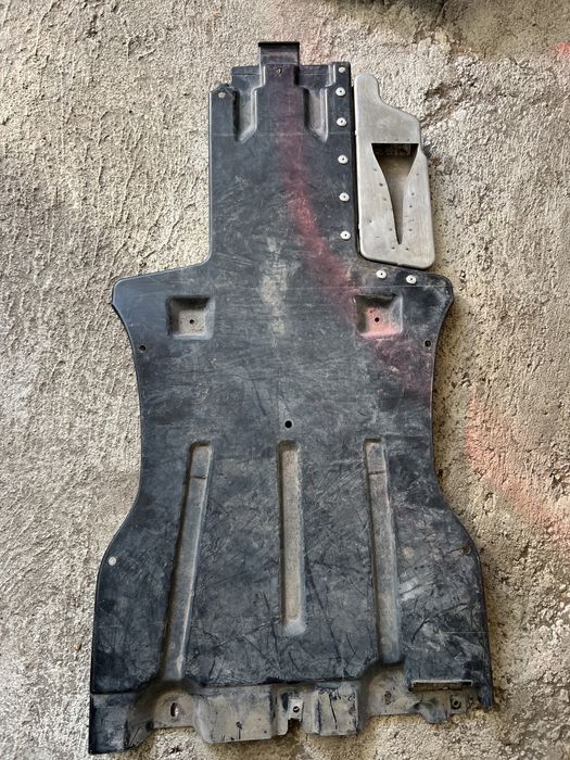 Кори под двигател Porsche cayenne 2008