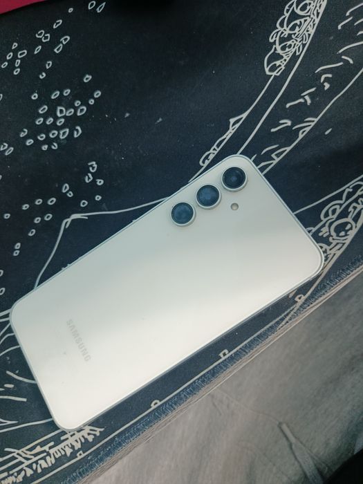 Продам Samsung s23fe почти в идеале