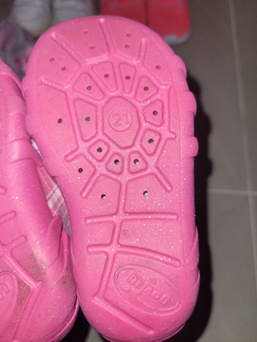 Маратонки и пантофи Befado и др.