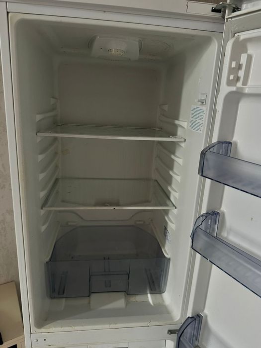 Холодильник б/у отдам