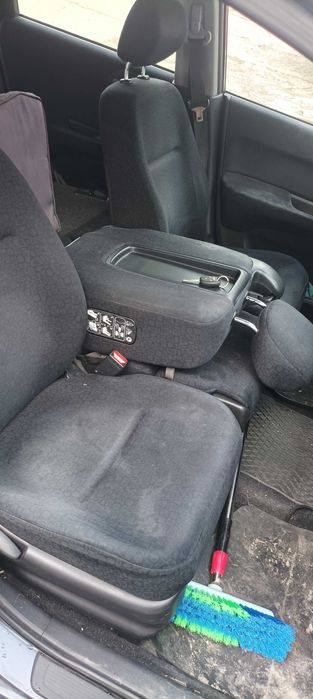 Honda FRV на части