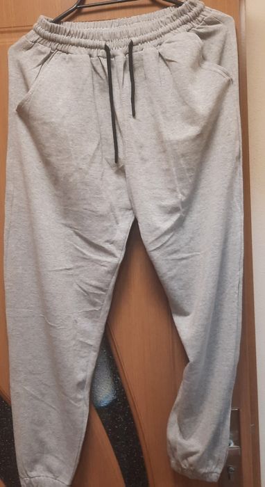 Pantaloni dama noi
