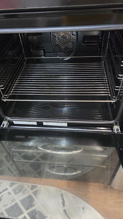 Продам встроенный духовой шкаф