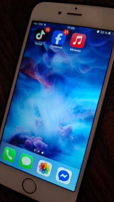 Продавам iPhone 6s.