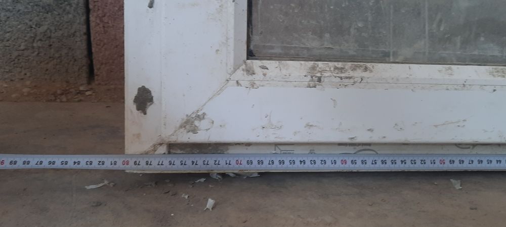 Пластиковые дверь  продаётся 225/80
