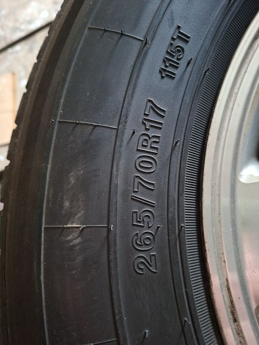 Продам шины 265/70/17
