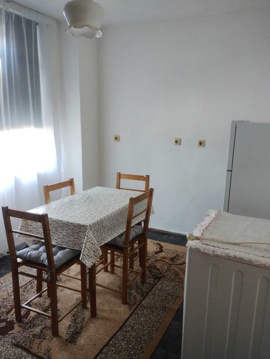Дава се под наем Двустаен апартамент в Дупница - 70 кв.м за 204 € - Снимка #2