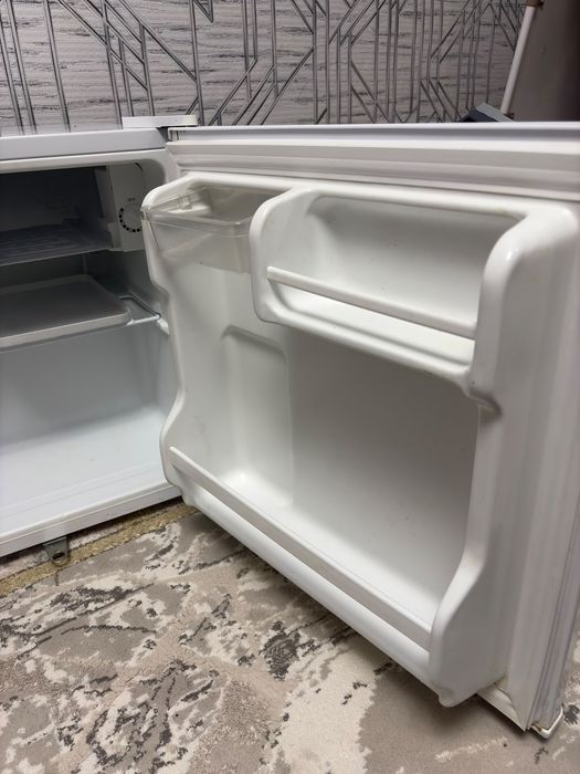 Продам мини холодильник