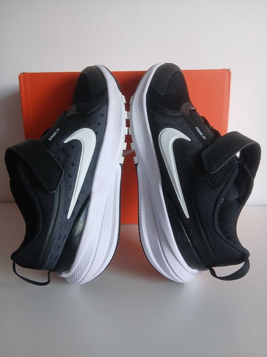 Adidasi nike noi  marime 33