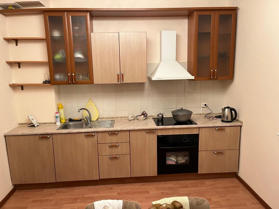 Продам кухонный гарнитур и вытяшку