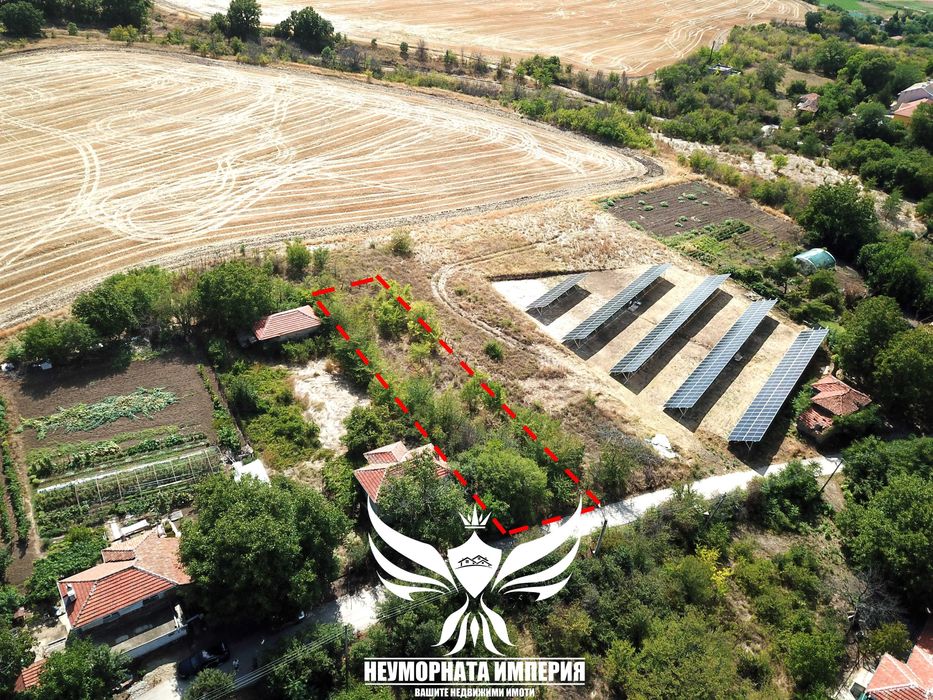 Продавам парцел УПИ с постройки 23кв.м. с 993кв двор село Ахматово