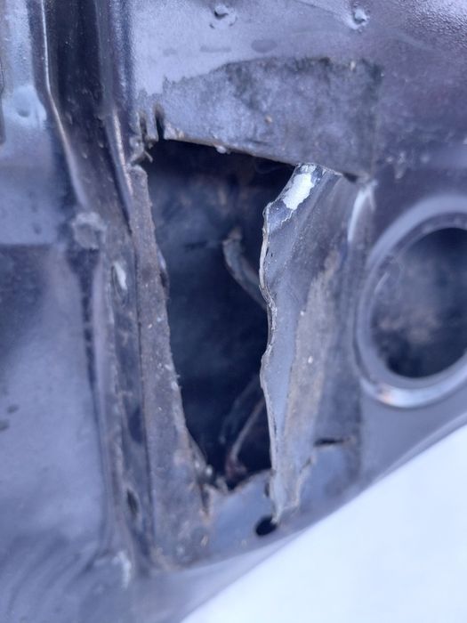 продам капот пассат б4