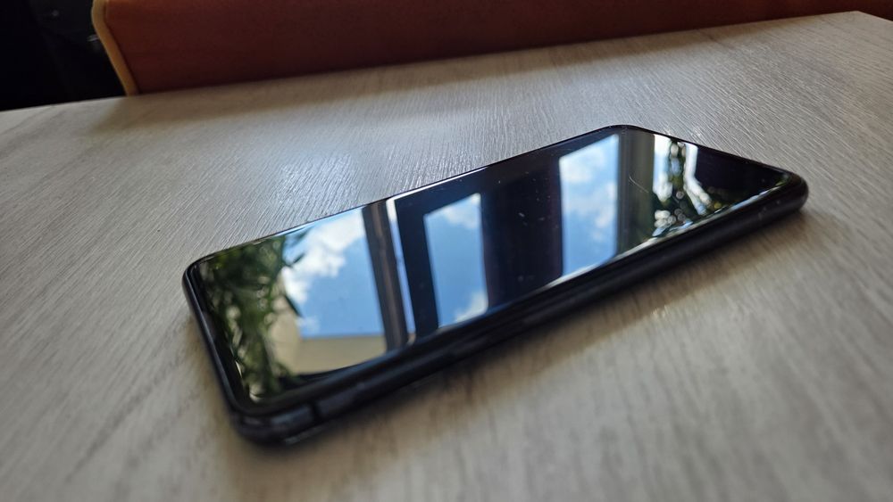 Samsung S10e 128gb cu display si capac stricat