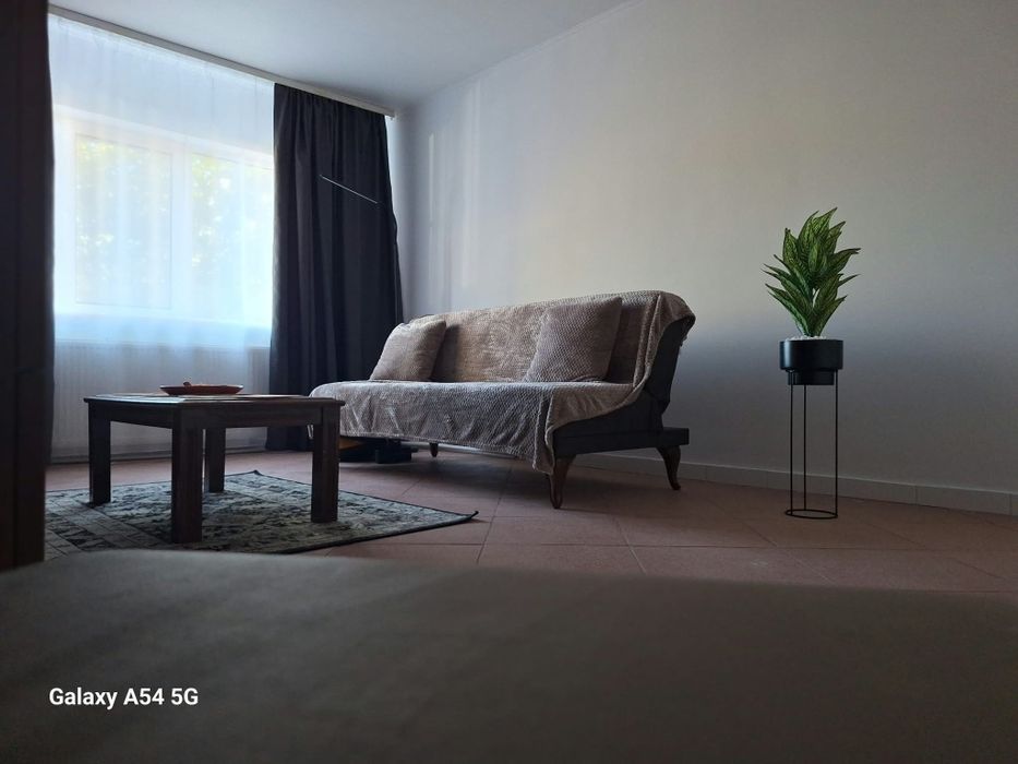 Inchiriez Apartament 2 Cam