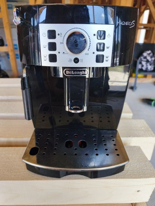 Кафемашина Delongi magnifica s