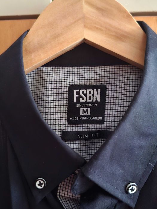 Чисто нова мъжка риза размер М slim fit