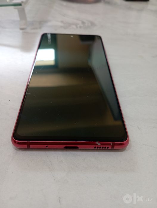 Samsung S20FE 6/128GB 2 ta sim kartalik. Ideal zavod holatda.