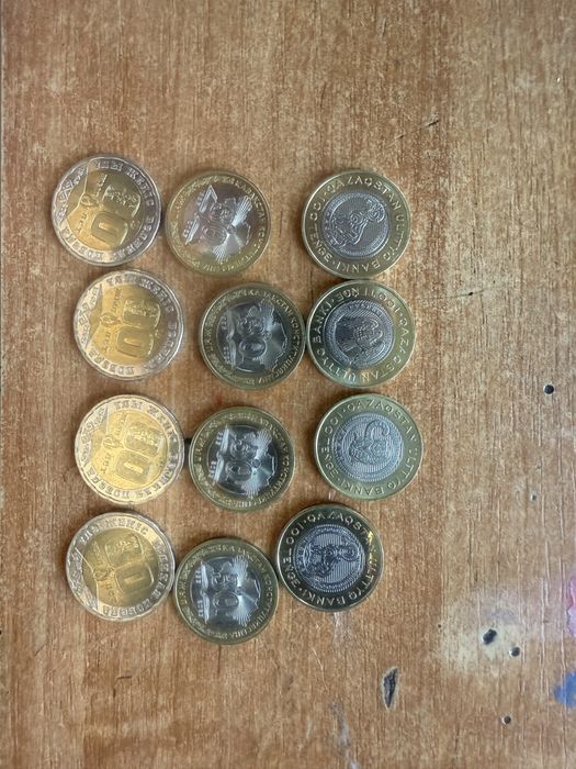 Продам юбилейные монеты по 1000,оптом скидка
