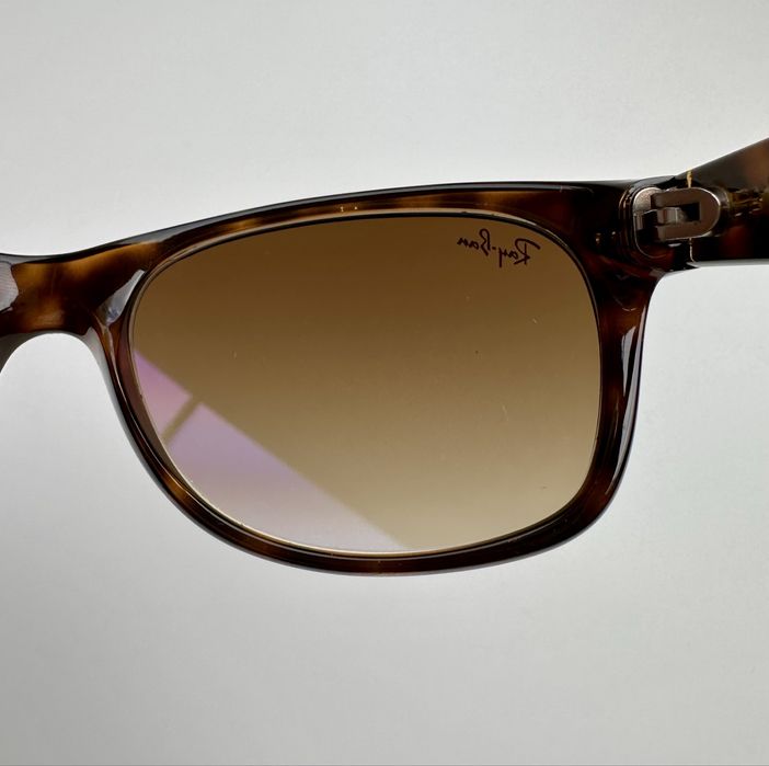 Ray Ban New Wayfarer RB2132 52-18 Havana Brown Gradient