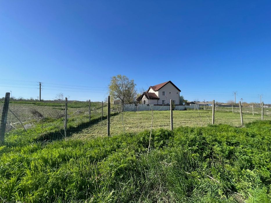 Teren de vânzare intravilan. VÂNZARE ÎN DOUA RATE